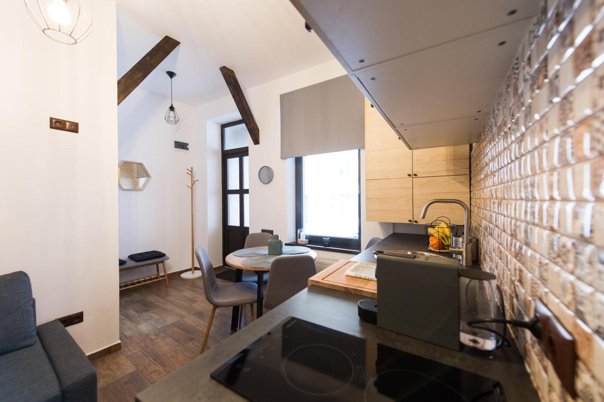 Lovely Brasov Flat With Patio And Mountain Views Exterior photo